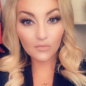 Meet your Posher, Whitney